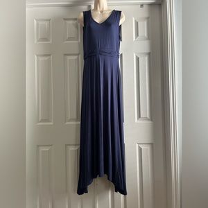 Long blue high/low hem dress. New with tags. Size large.